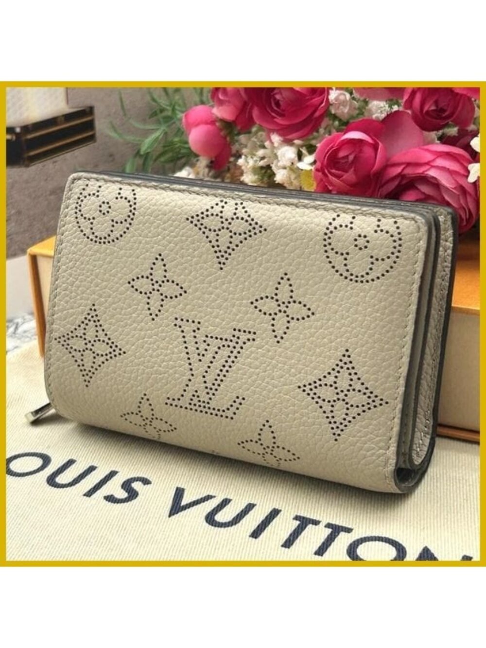 Louis Vuitton Portefeuille Clair Mahina Bifold Wallet